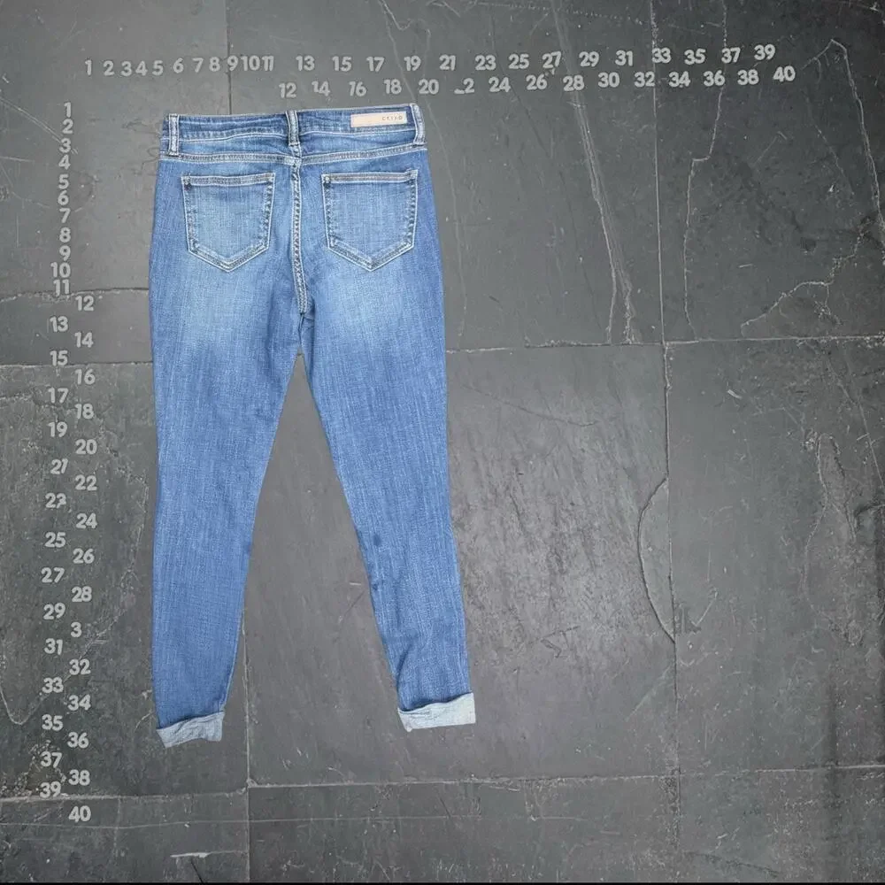 Cello Women's Size 3 Distressed Rip and Repair Mid Rise Skinny Jeans - Picture 3 of 6